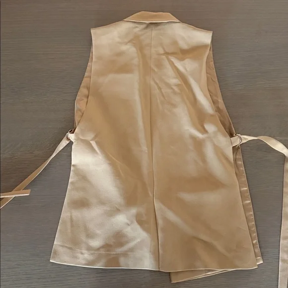 Zara - Picture 4 of 4